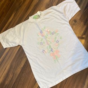 2/$20 Vintage classic 80s style white floral embellished t-shirt